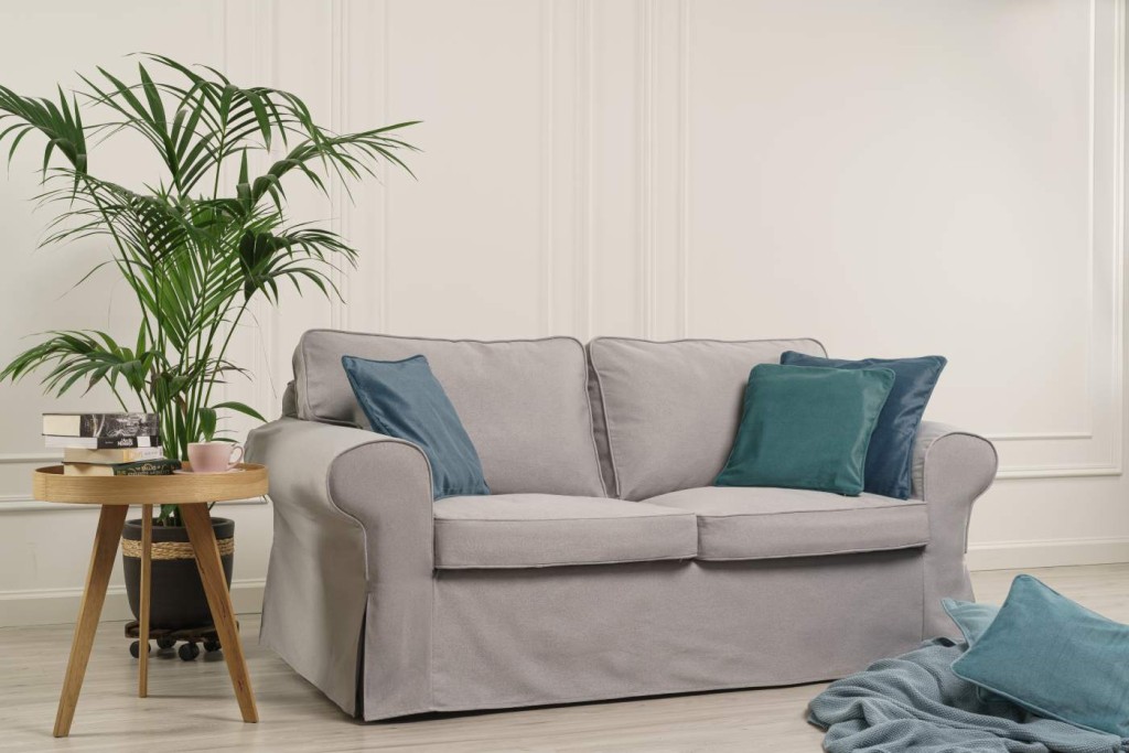 relaxing-setting-living-room-article-our-guide