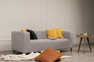what-colors-go-with-grey-sofa
